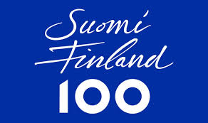 Sinisellä pohjalla teksti "Suomi Finland 100". Jokainen sana omalla rivillään.